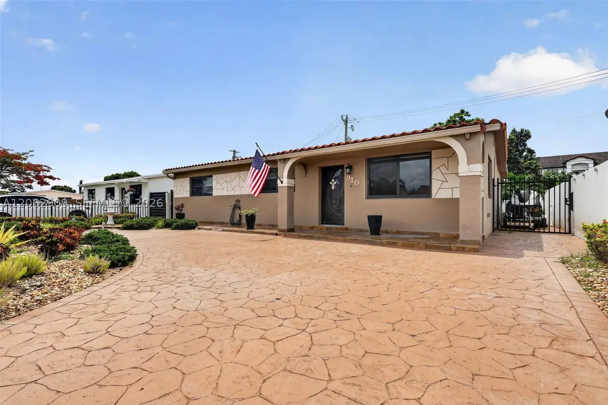 910 W 37th St, Hialeah, FL 33012 - #1