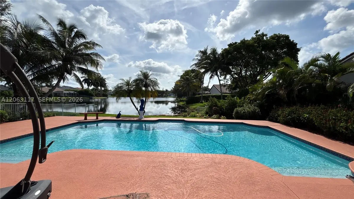 635 SW 200th Ter, Pembroke Pines, FL 33029 - #1
