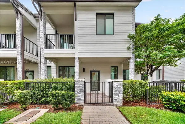 4745 NW 83rd Pkwy, Doral, FL 33166