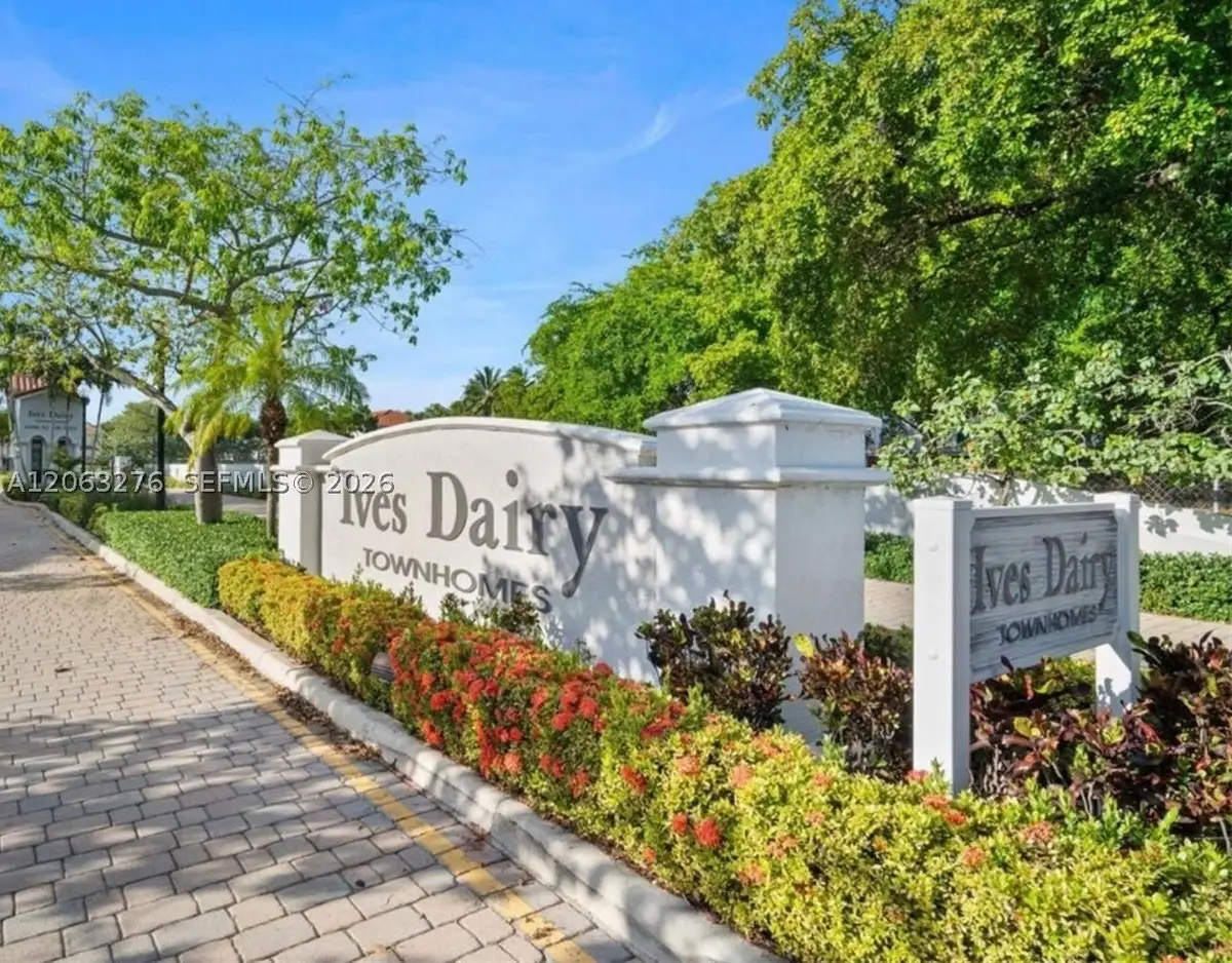 1017 NE 208th St, Miami, FL 33179 - #1