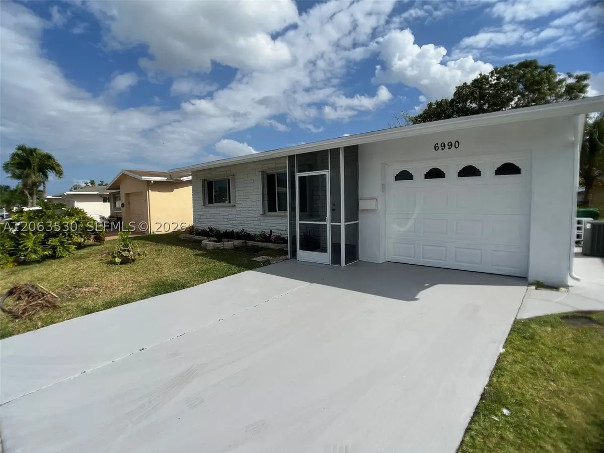 6990 NW 17th St, Margate, FL 33063 - #1