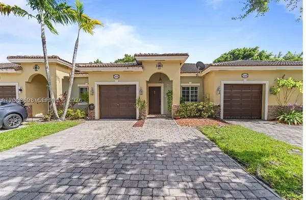 3220 NE 11th Dr, Homestead, FL 33033