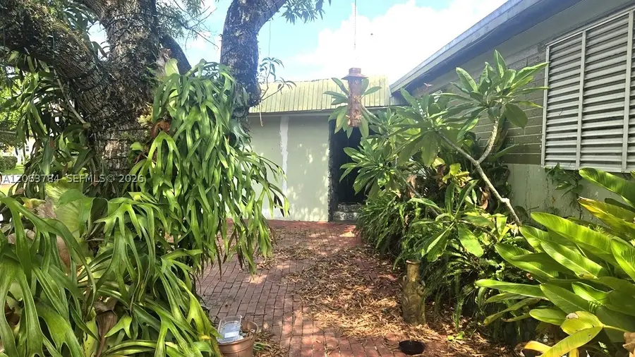 185 NE 129th St, North Miami, FL 33161 - #3