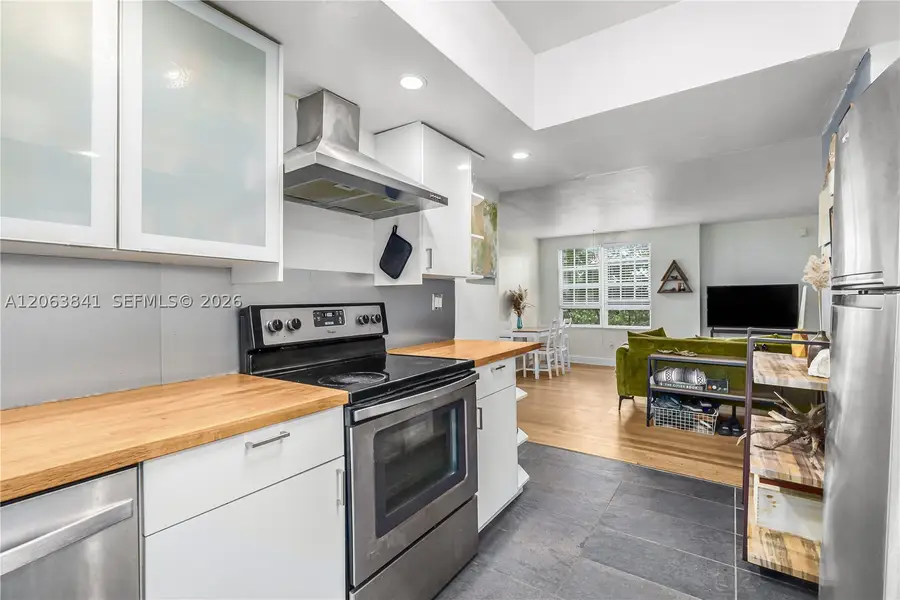 932 7th St #932A, Miami Beach, FL 33139 - #2