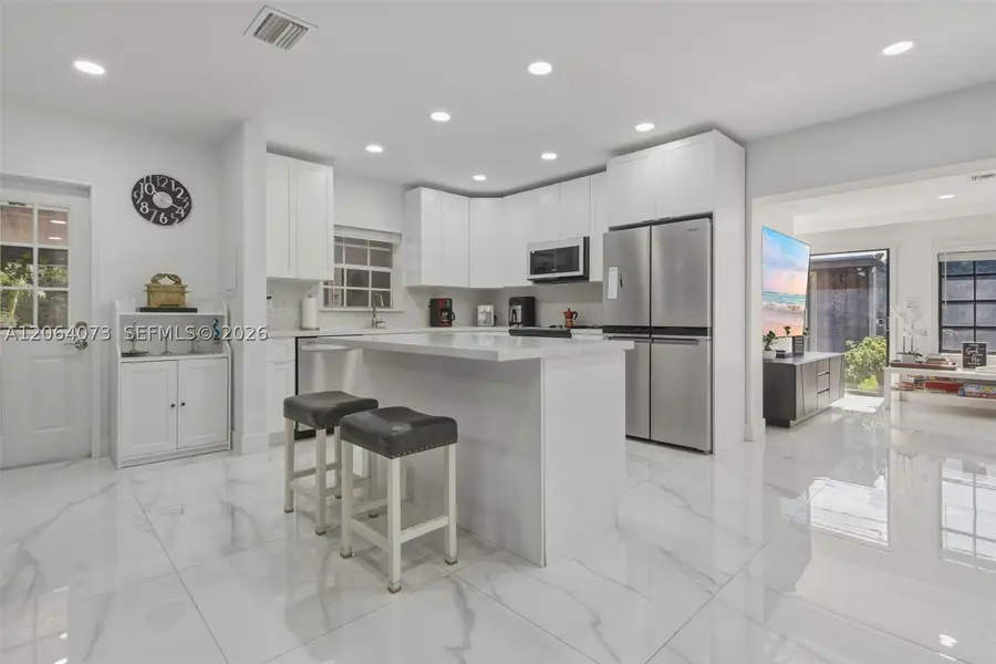 11621 NW 58th Pl, Hialeah, FL 33012 - #2