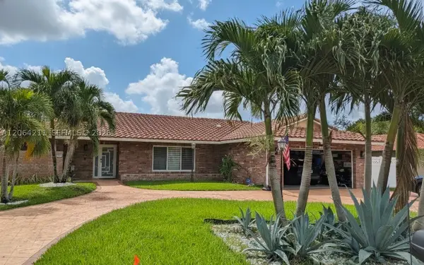 8697 NW 1st St, Coral Springs, FL 33071