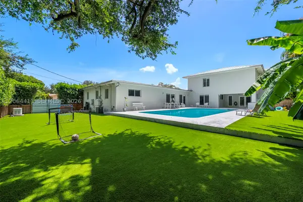 831 NE 109th St, Biscayne Park, FL 33161