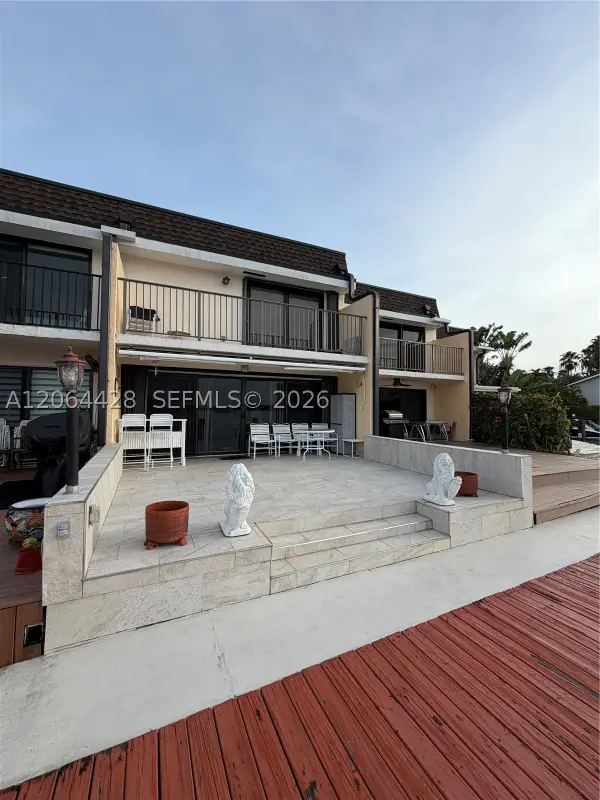 2761 NE 165th Ter #27, North Miami Beach, FL 33160