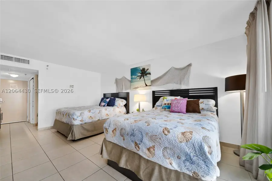 19201 N Collins Ave #1117, Sunny Isles Beach, FL 33160 - #3