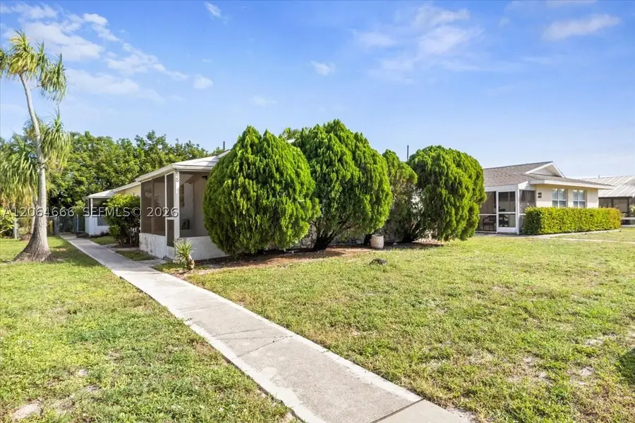 681/683 95th Ave N, Naples, FL 34108 - #2