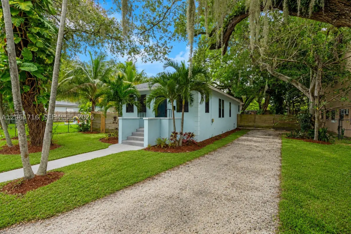 930 NE 132nd St, North Miami, FL 33161 - #1