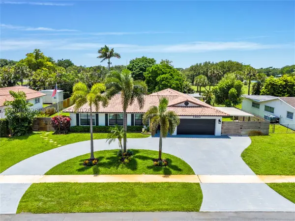 5680 SW 9th St, Plantation, FL 33317