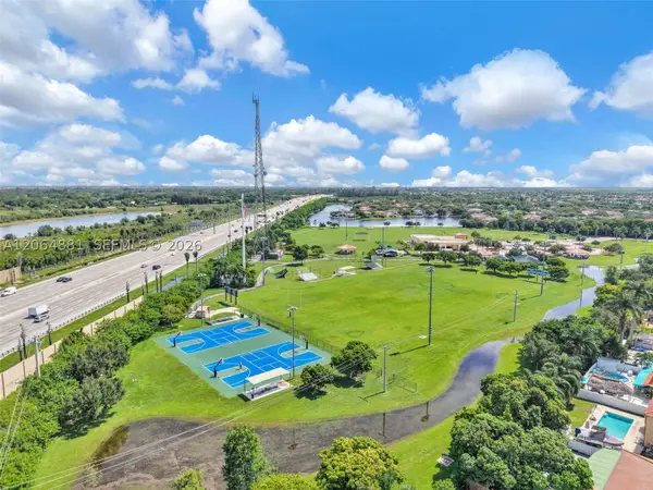 20027 NW 85th Ave, Hialeah, FL 33015