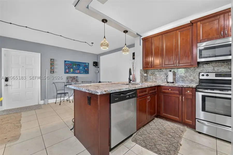 3007 N Oakland Forest Dr #107, Oakland Park, FL 33309 - #3
