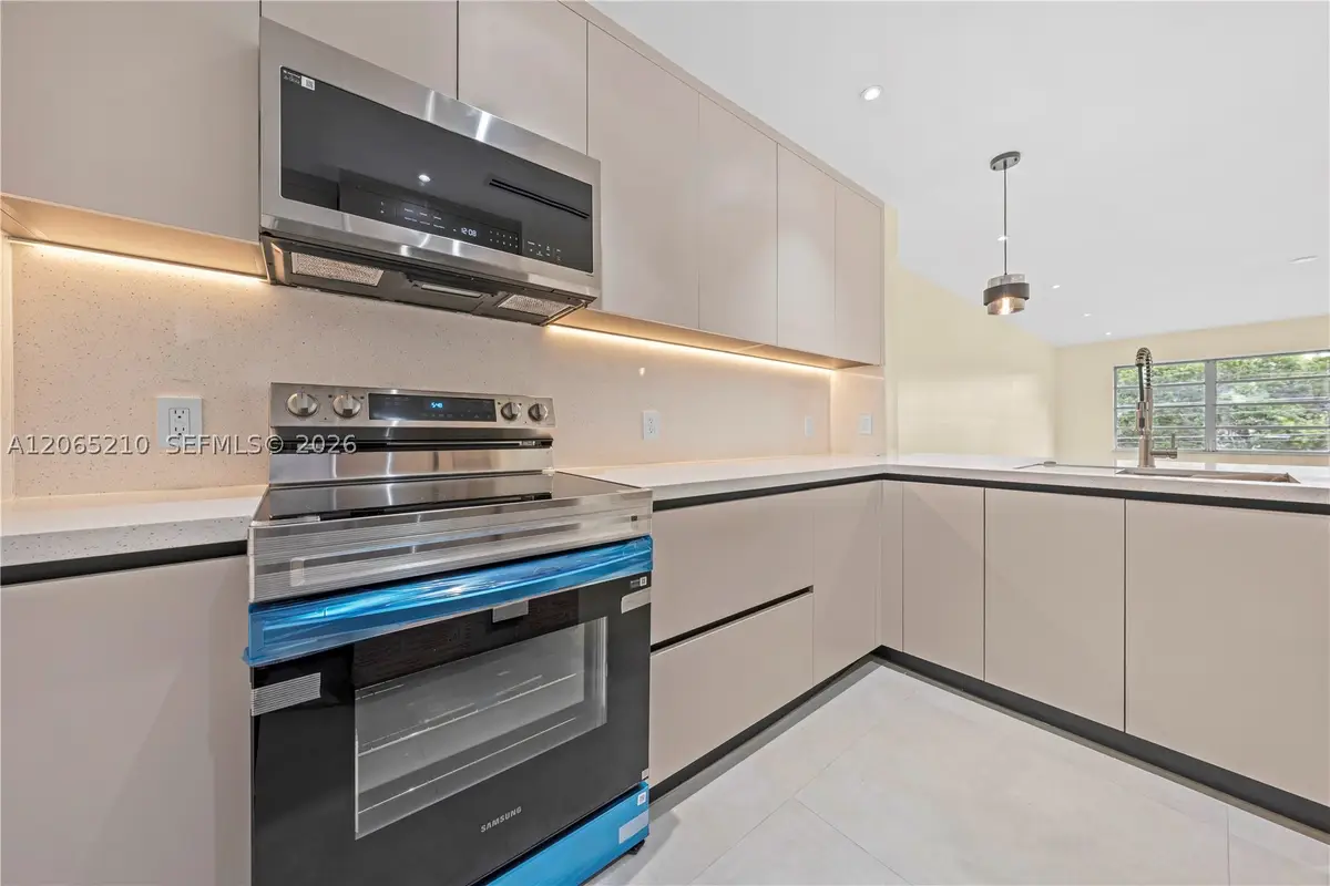 1400 NE 191st St #305, Miami, FL 33179 - #1