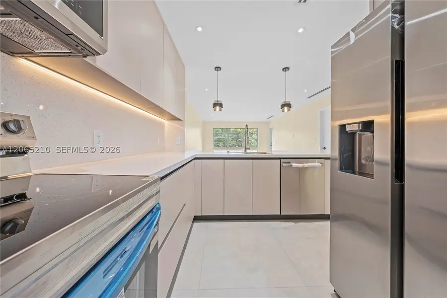 1400 NE 191st St #305, Miami, FL 33179 - #2