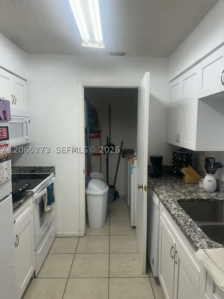 13287 Arbor Pointe Circle #304, Tampa, FL 33617 - #1