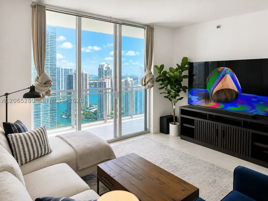 950 Brickell Bay Dr #3904, Miami, FL 33131 - #3
