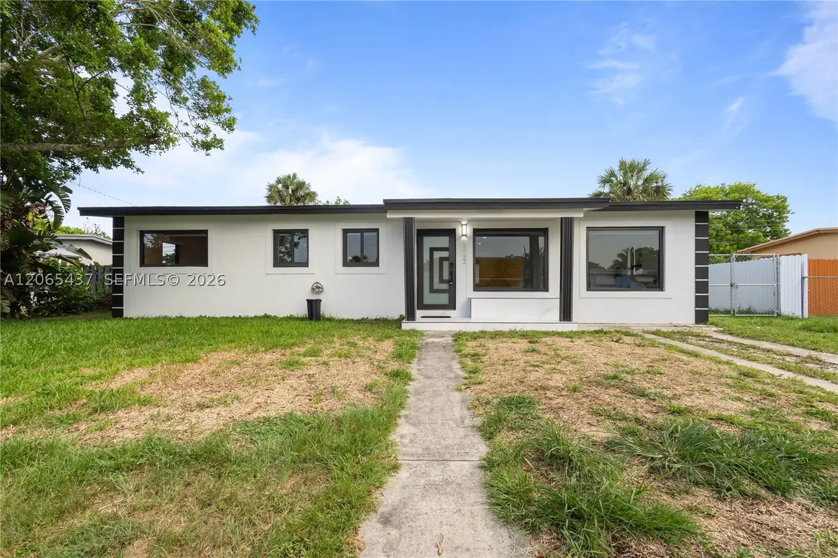1042 NW 13th St, Fort Lauderdale, FL 33311 - #1