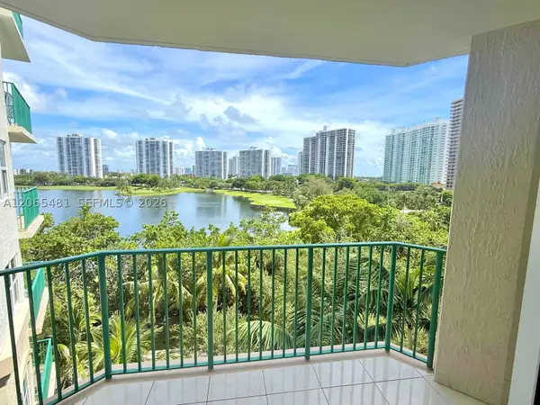 20000 E Country Club Dr #612, Aventura, FL 33180