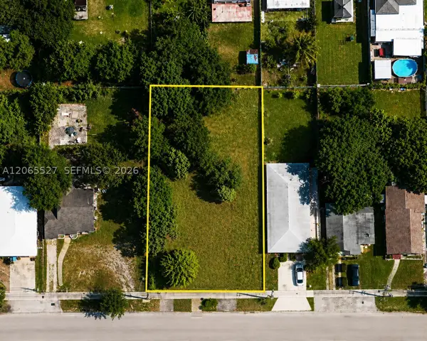3143 NW 52nd St, Miami, FL 33142