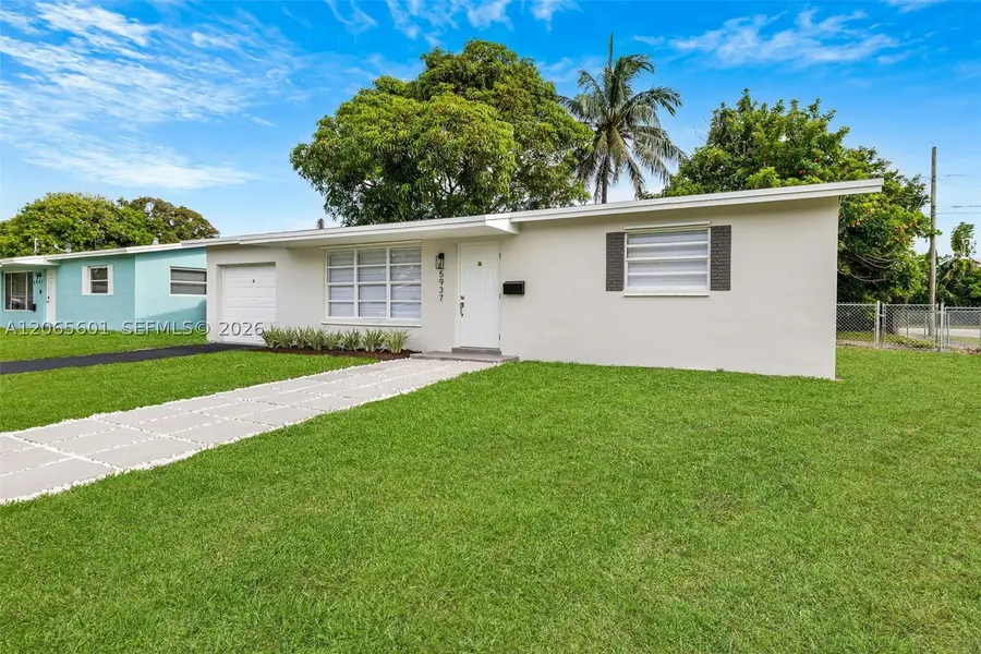 5937 NW 16th Ct, Sunrise, FL 33313 - #2