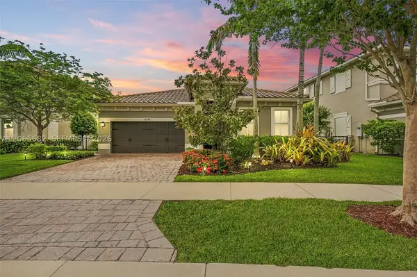 8550 Lakeside Bnd, Parkland, FL 33076