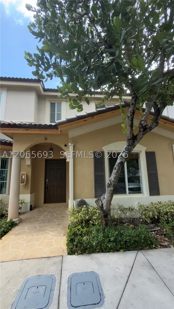 8986 W Flagler St #6, Miami, FL 33174