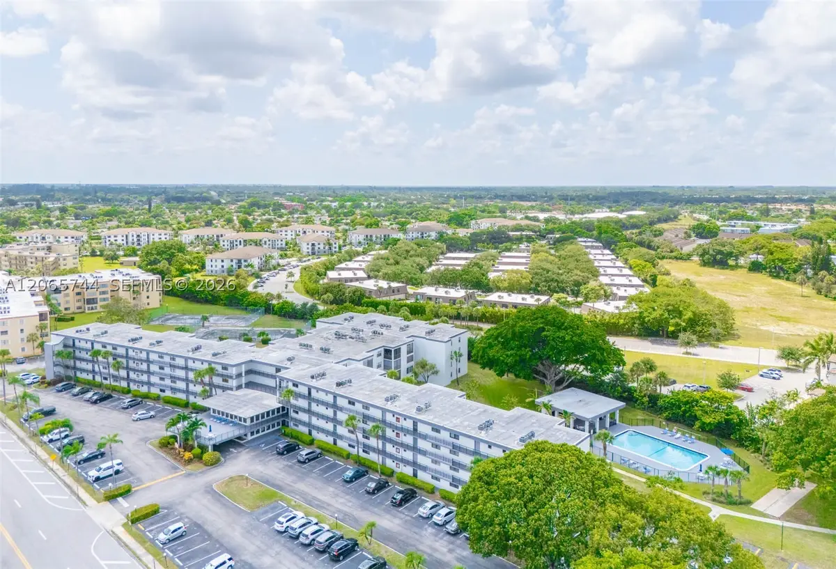 9233 SW 8th St #208, Boca Raton, FL 33428 - #1