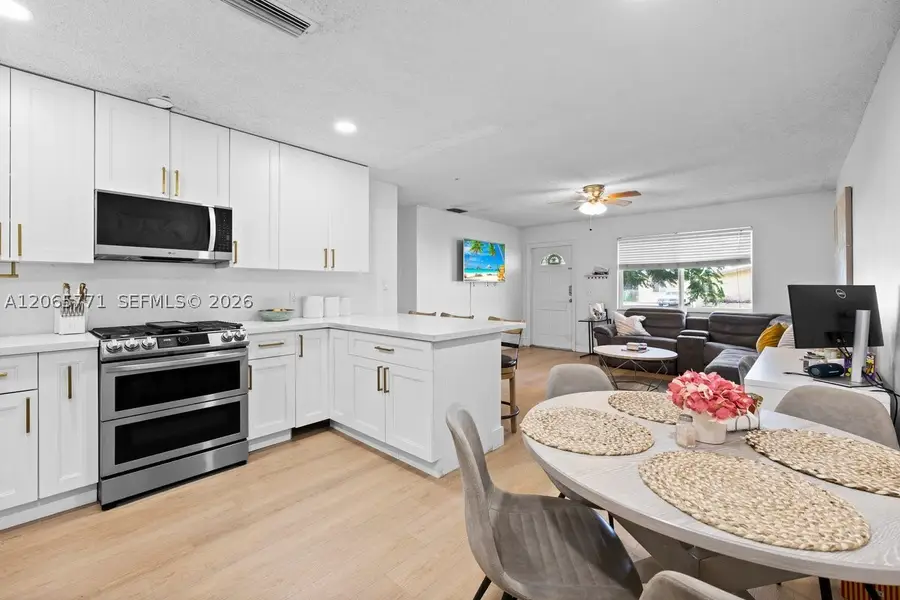 8921 NW 26th Pl, Sunrise, FL 33322 - #3