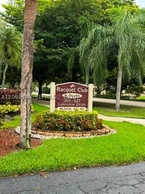 301 Lakeview Dr #102, Weston, FL 33326 - #1