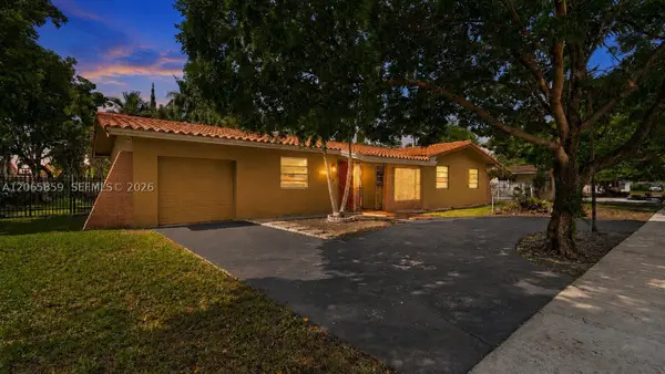 10710 SW 32nd St, Miami, FL 33165