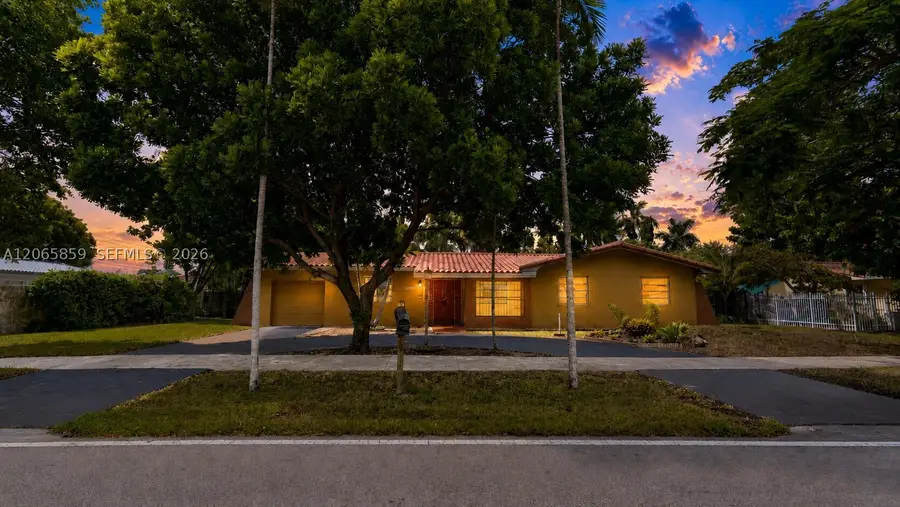 10710 SW 32nd St, Miami, FL 33165 - #2