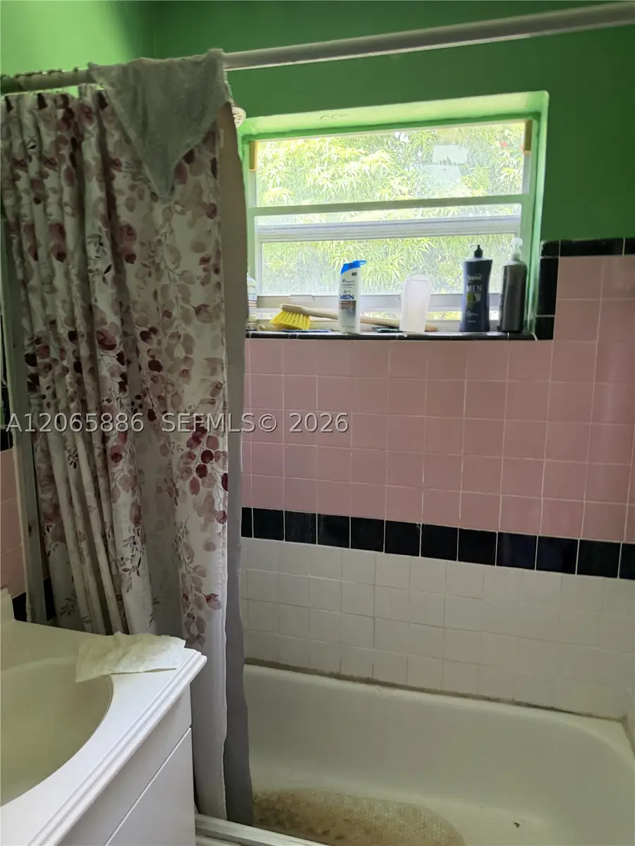 123 Ronald Rd, West Park, FL 33023 - #3
