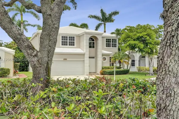 9308 NW 8th Cir, Plantation, FL 33324