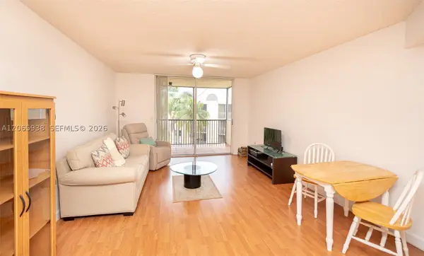 8363 Lake Dr #504, Doral, FL 33166
