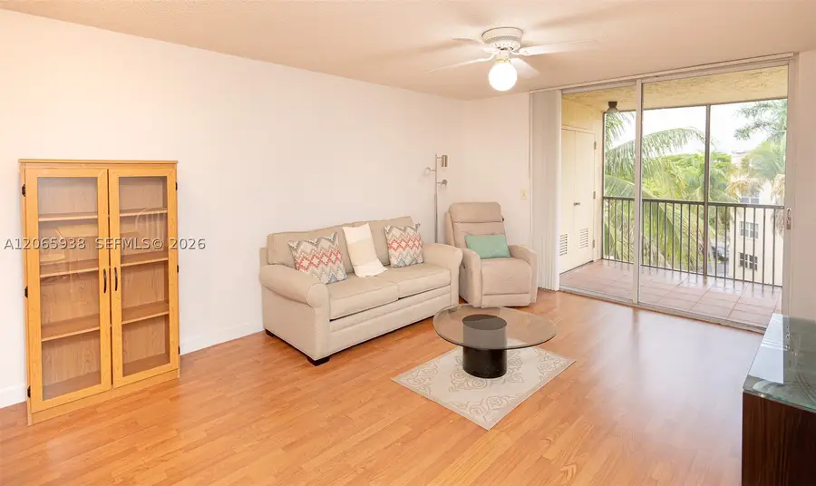 8363 Lake Dr #504, Doral, FL 33166 - #2