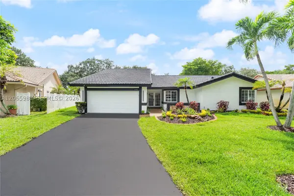 695 NW 107th Ln, Coral Springs, FL 33071