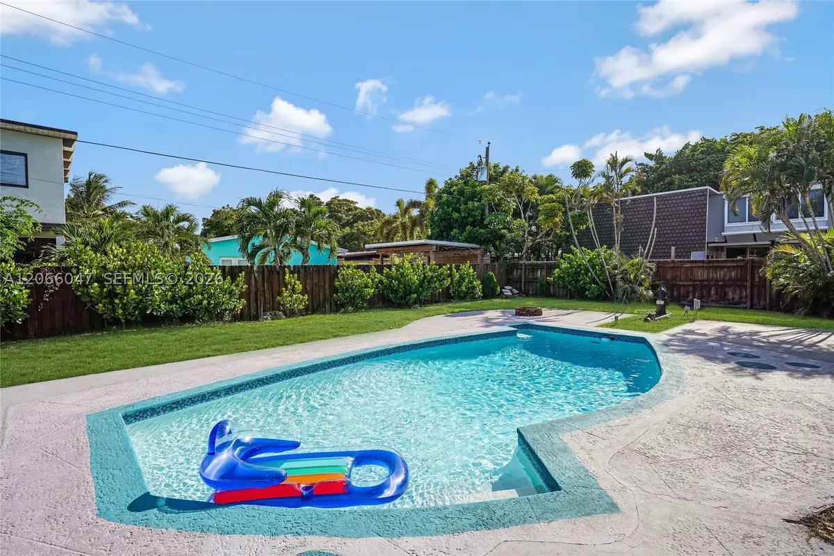 912 NE 9th Ct, Pompano Beach, FL 33060 - #1