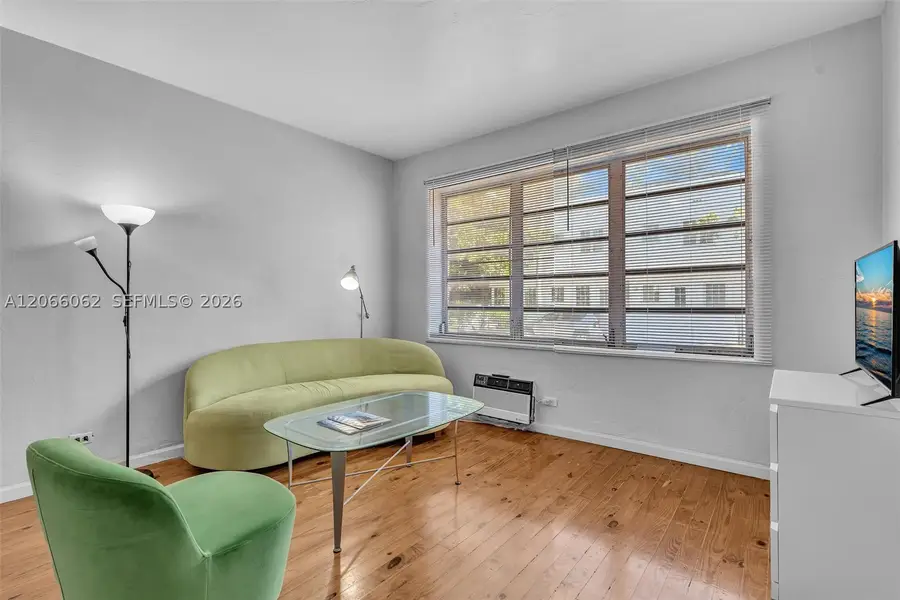 736 12th St #5, Miami Beach, FL 33139 - #2