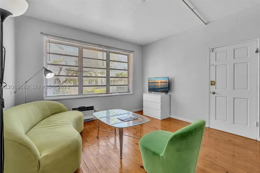 736 12th St #5, Miami Beach, FL 33139 - #3