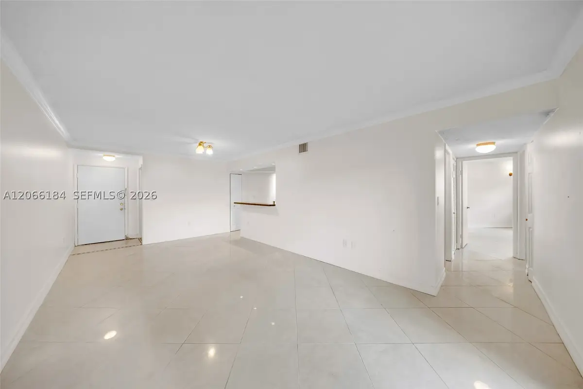 9405 Fontainebleau Blvd #112, Miami, FL 33172 - #1