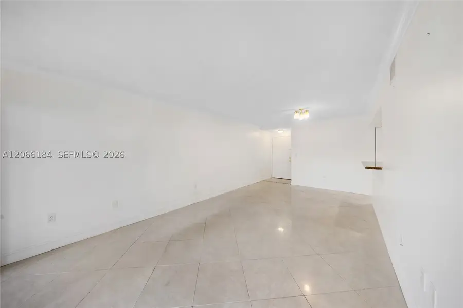 9405 Fontainebleau Blvd #112, Miami, FL 33172 - #2