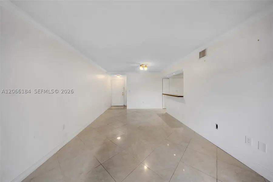 9405 Fontainebleau Blvd #112, Miami, FL 33172 - #3