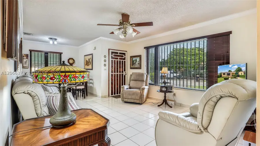 154 W 59th St, Hialeah, FL 33012 - #3