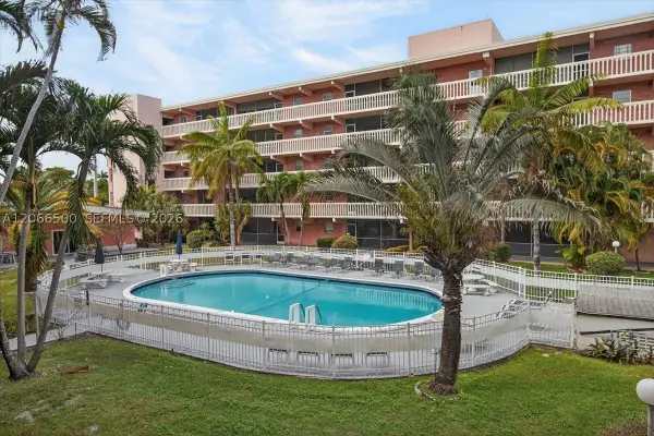 180 NE 12th Ave #11D, Hallandale Beach, FL 33009