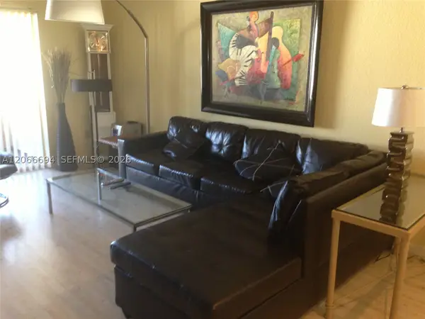 2880 N Oakland Forest Dr #313, Oakland Park, FL 33309