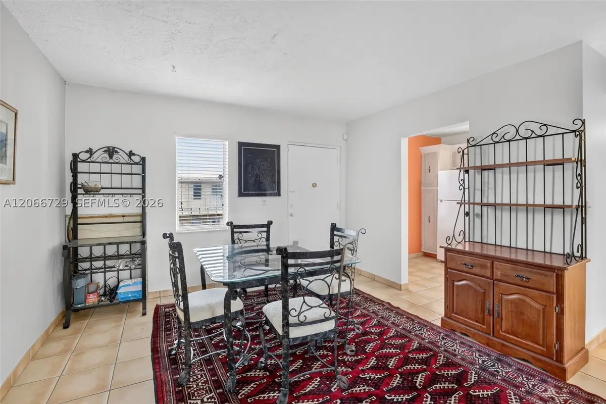 2811 Somerset Dr #405, Lauderdale Lakes, FL 33311 - #1