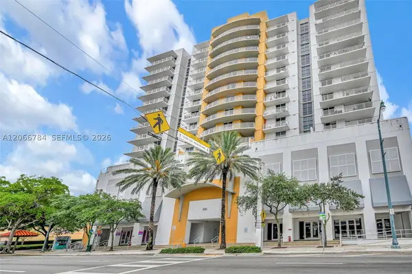 900 SW 8th St #908, Miami, FL 33130