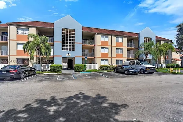 18830 NW 57th Ave #304, Hialeah, FL 33015